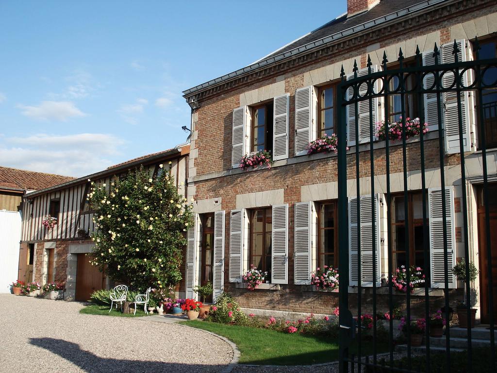 Entre Cour Et Jardin Hotel Châlons-en-Champagne Eksteriør billede